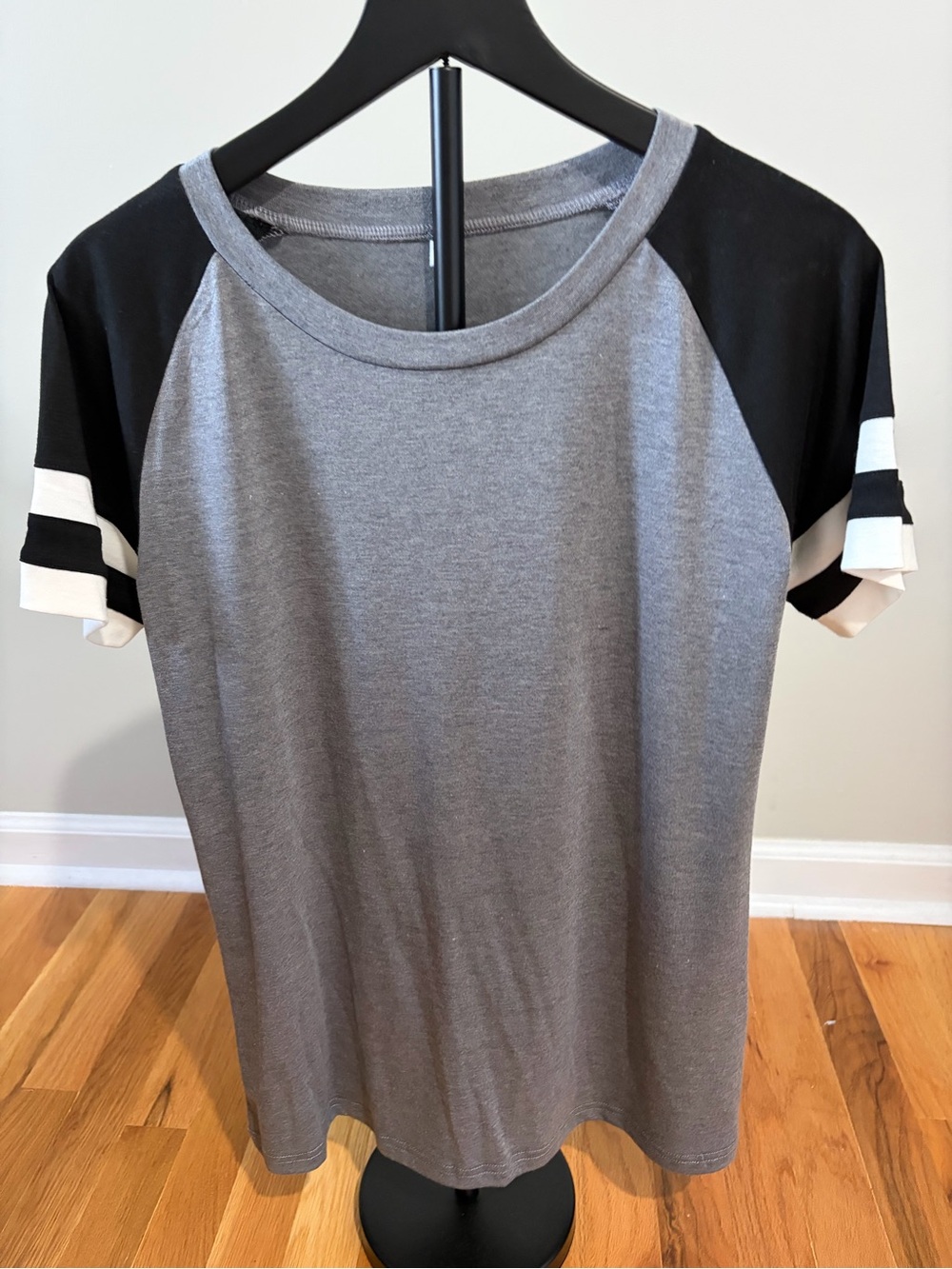 Casual Grey & Black Raglan Sleeve Tee